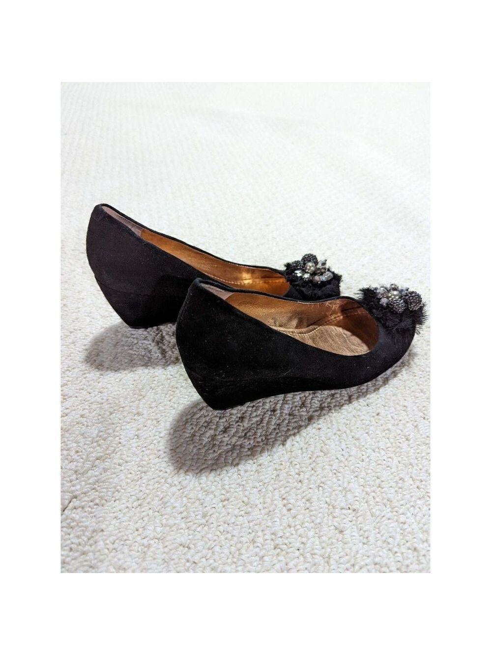 BCBGeneration Women's Black Suede Wedge Pump Heels Size 7.5 - Picture 4 of 4